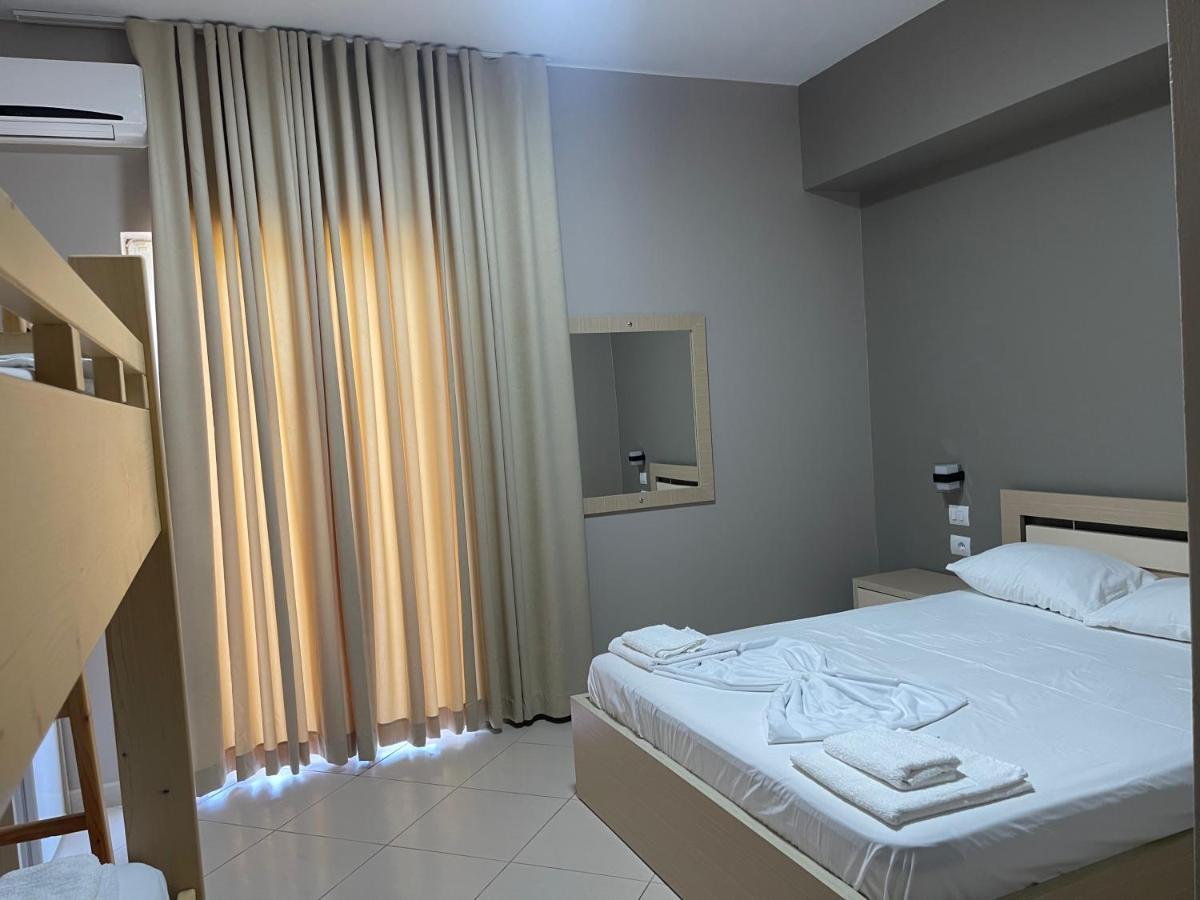 Season Inn Dhërmi 외부 사진