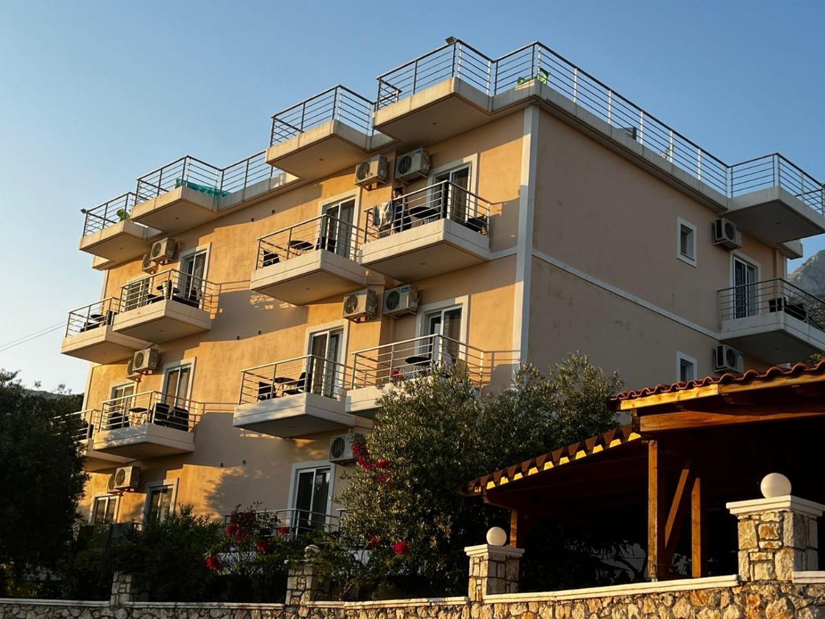 Season Inn Dhërmi 외부 사진