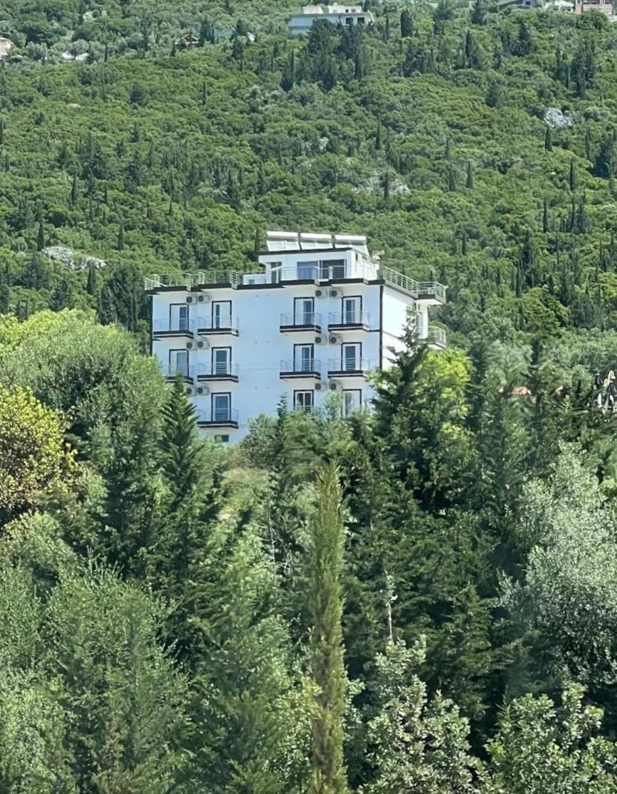 Season Inn Dhërmi 외부 사진