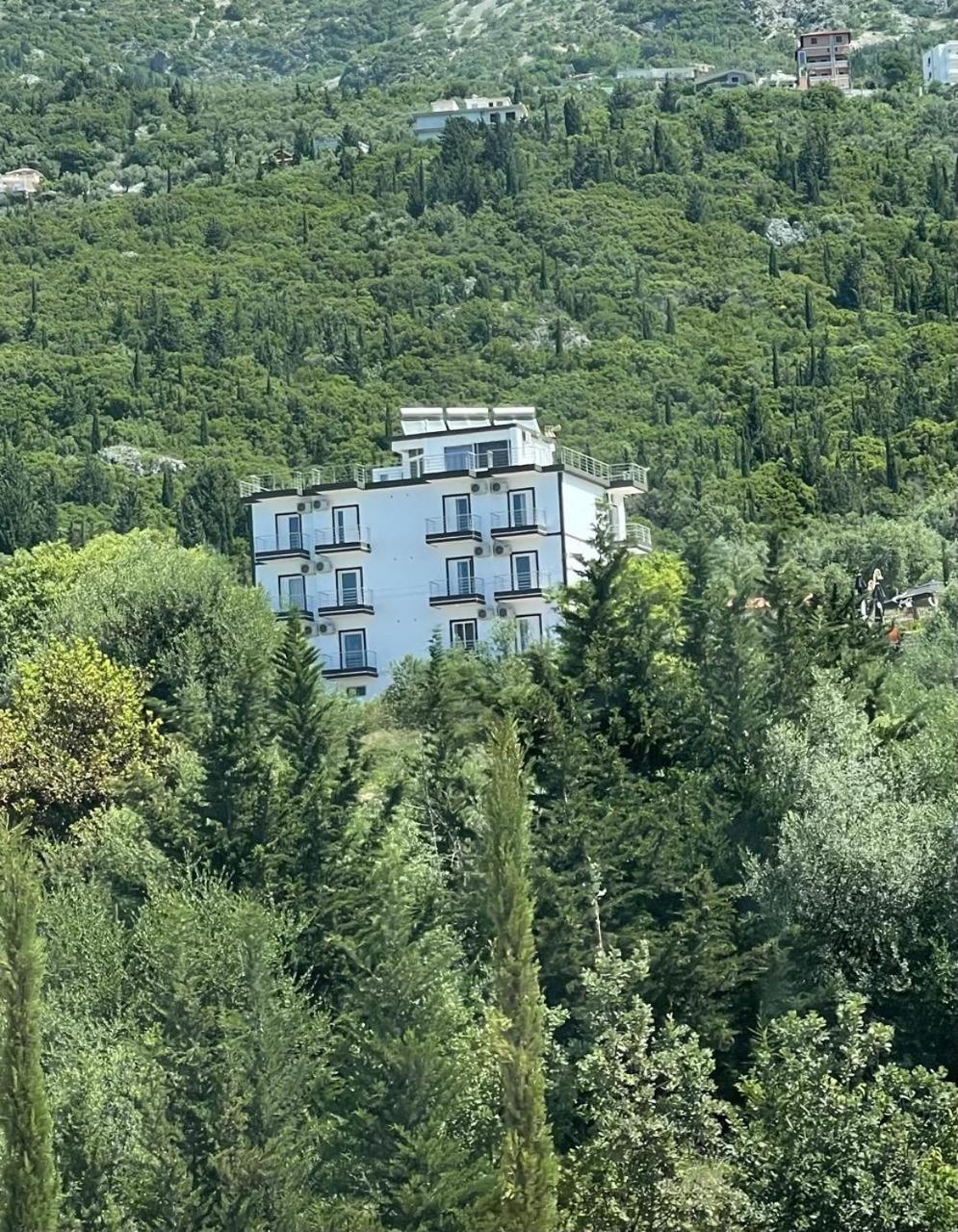 Season Inn Dhërmi 외부 사진