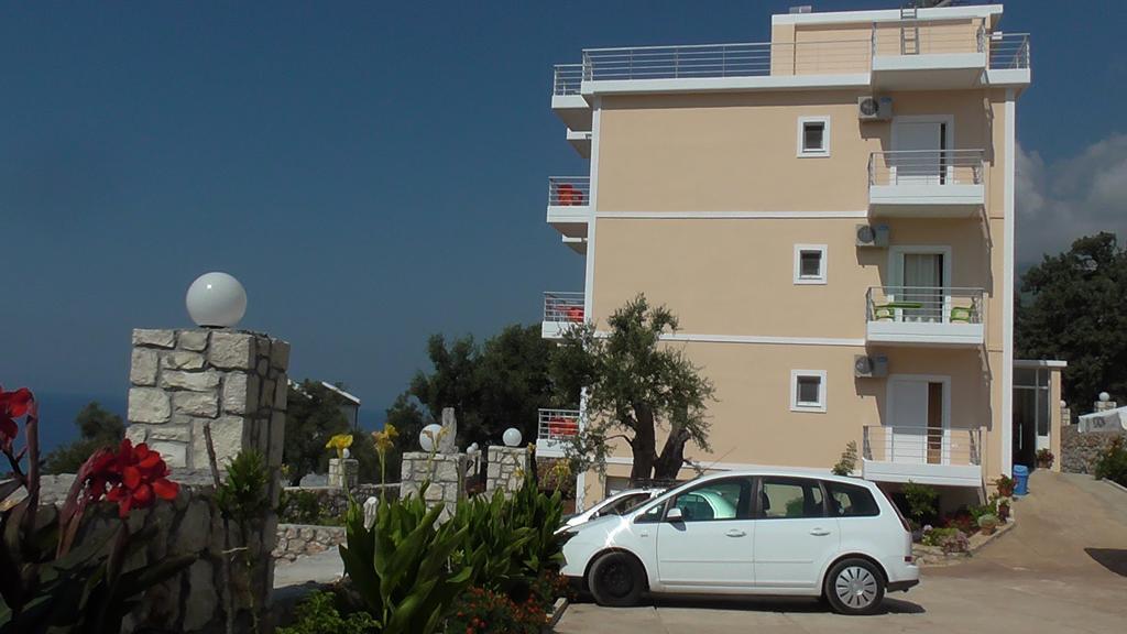 Season Inn Dhërmi 외부 사진