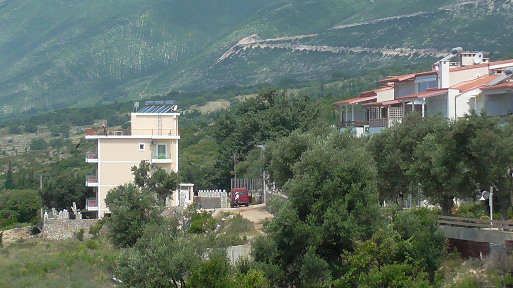 Season Inn Dhërmi 외부 사진
