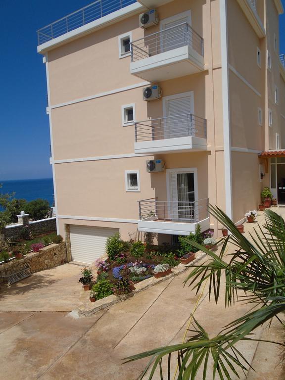 Season Inn Dhërmi 외부 사진