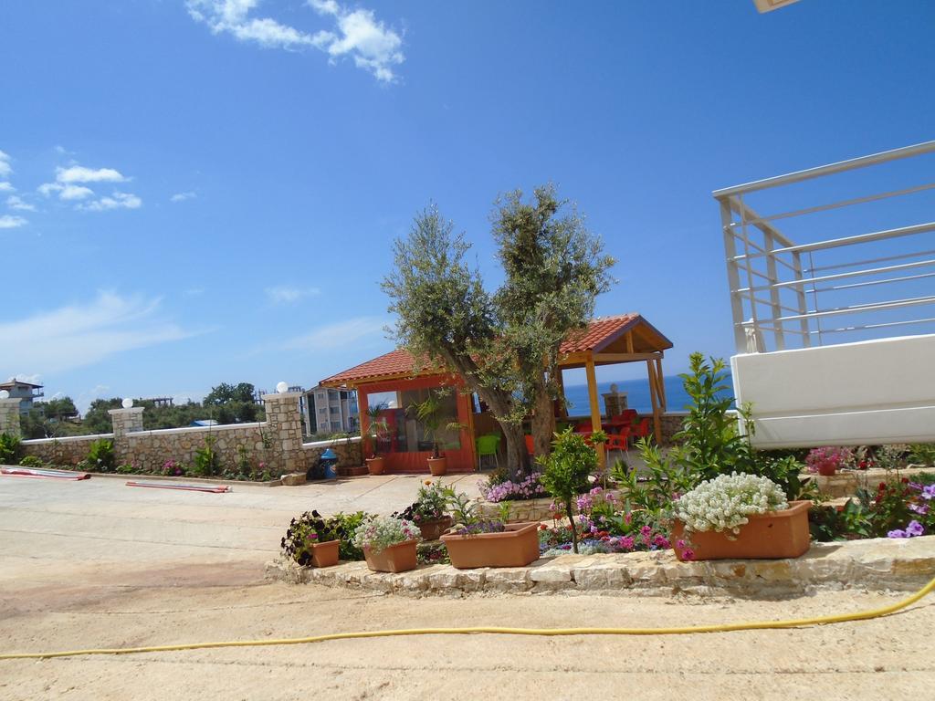 Season Inn Dhërmi 외부 사진