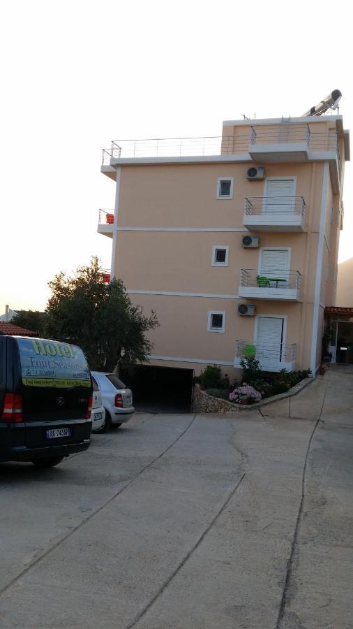 Season Inn Dhërmi 객실 사진